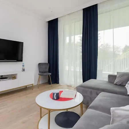 Apartment Redlowo & 2 Bedrooms & Parking By Noclegi Renters Gdynia Exterior photo
