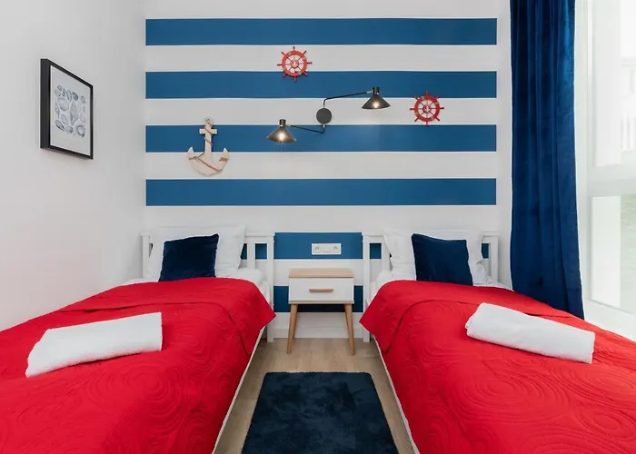 Apartment Redlowo & 2 Bedrooms & Parking By Noclegi Renters