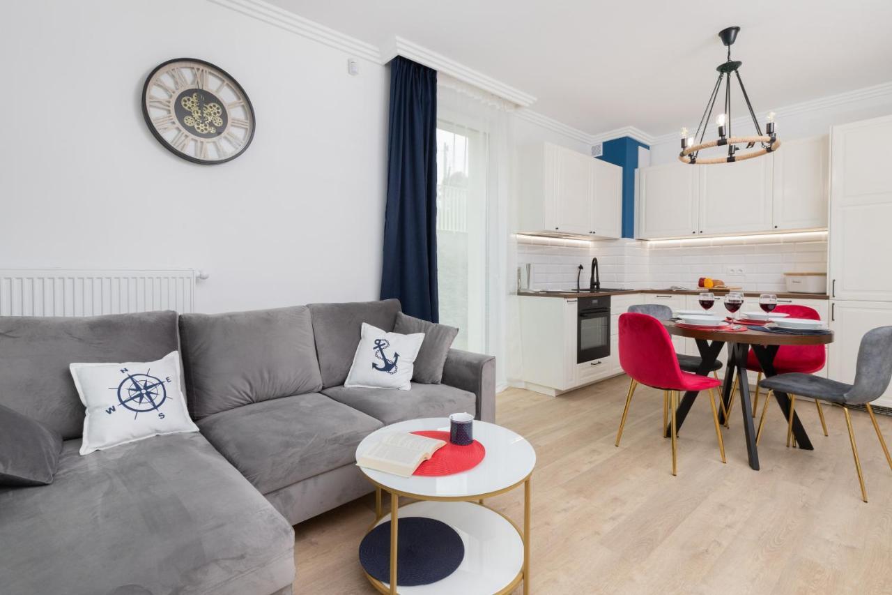 Redlowo & 2 Bedrooms & Parking By Renters