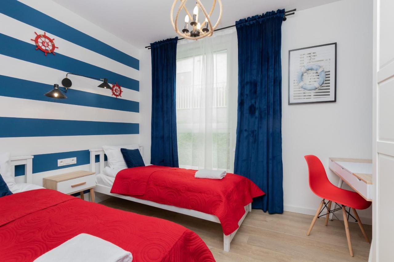 Redlowo & 2 Bedrooms & Parking By Renters *