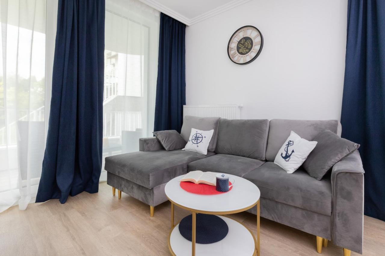 Apartment Redlowo & 2 Bedrooms & Parking By Renters