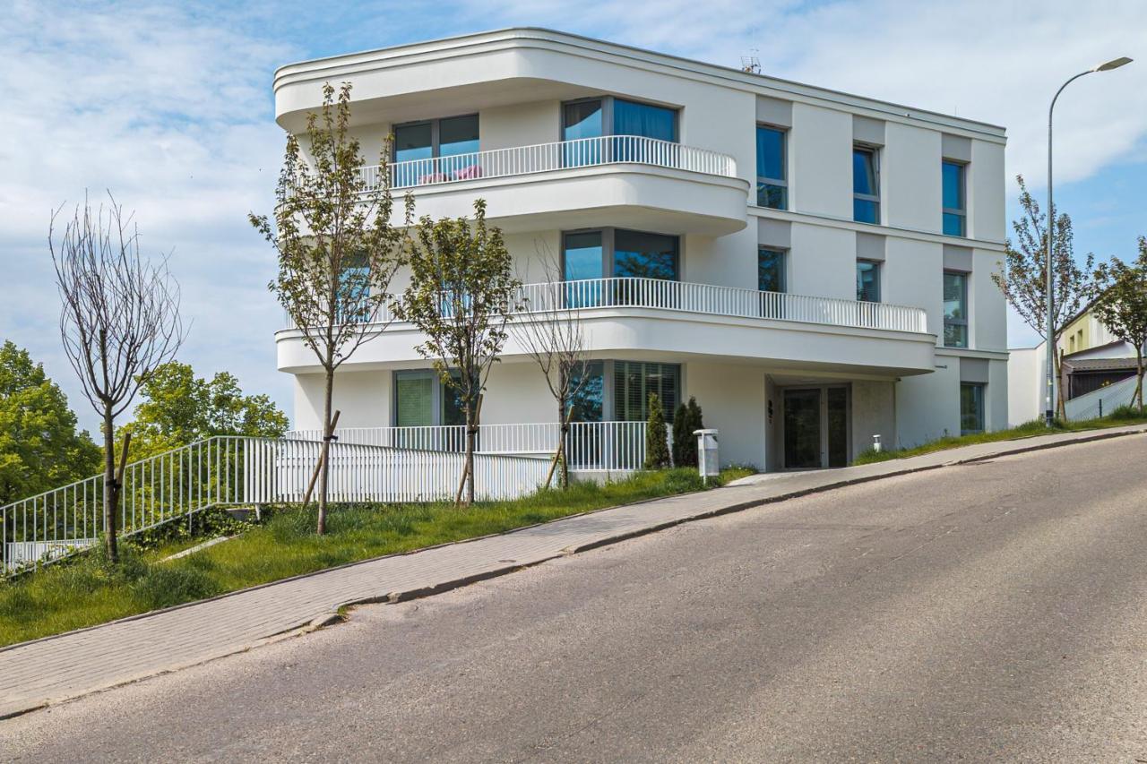 Redlowo & 2 Bedrooms & Parking By Renters *